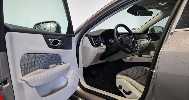 Volvo V60 cena 114900 przebieg: 87718, rok produkcji 2019 z Racibórz małe 56